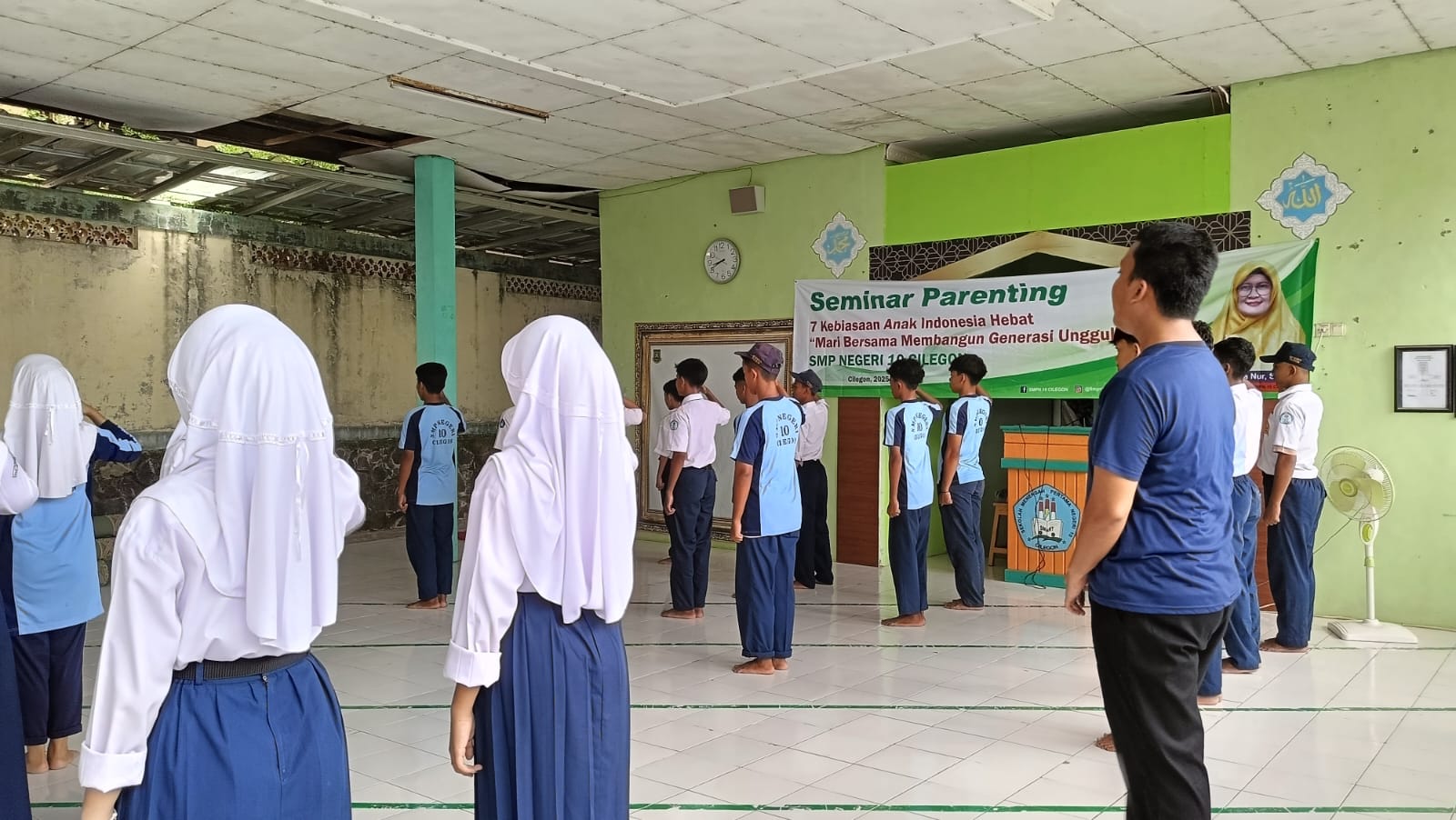 Baris-Berbaris SMPN 10