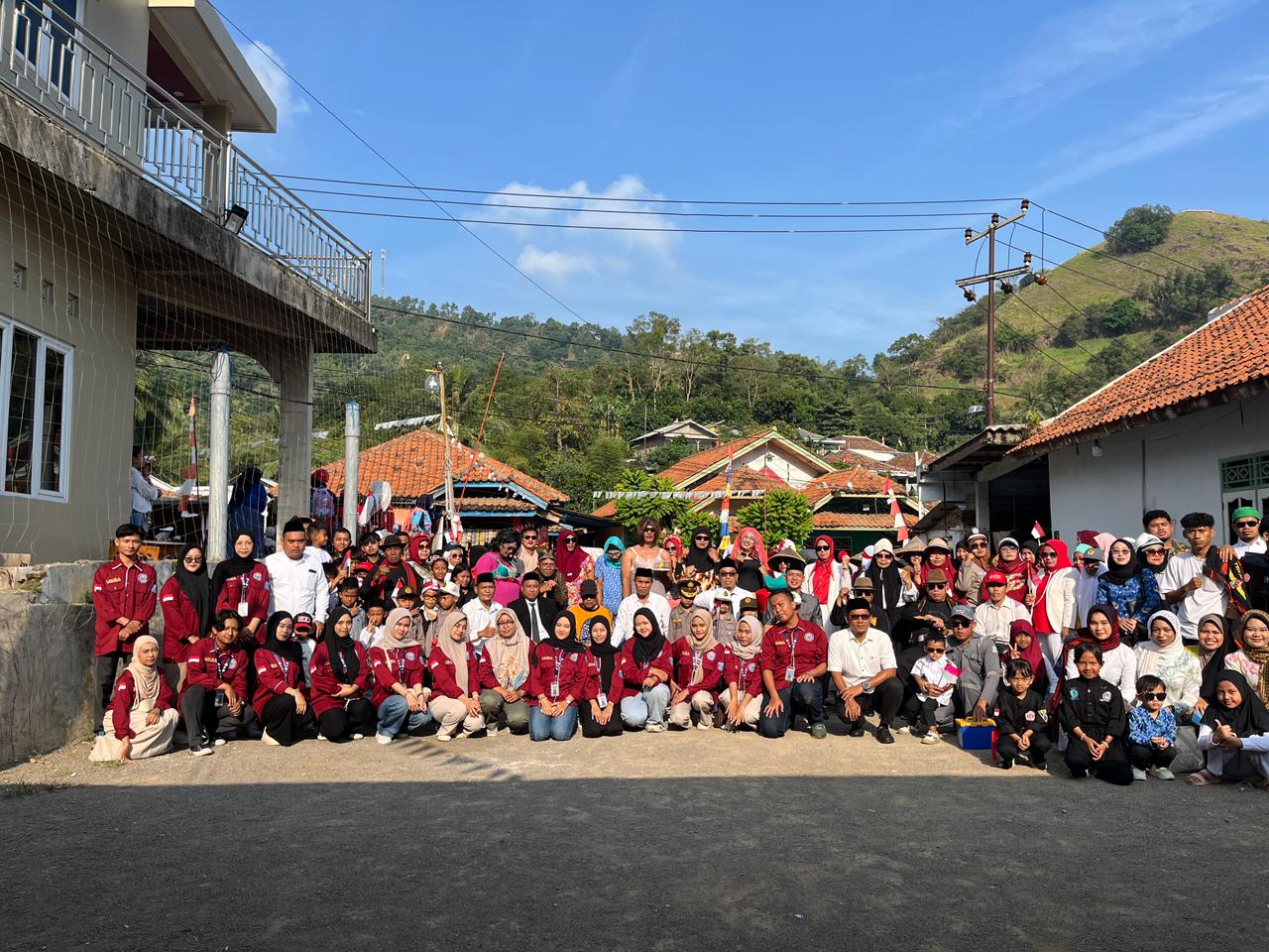 HUT RI KKM 20 & Warga