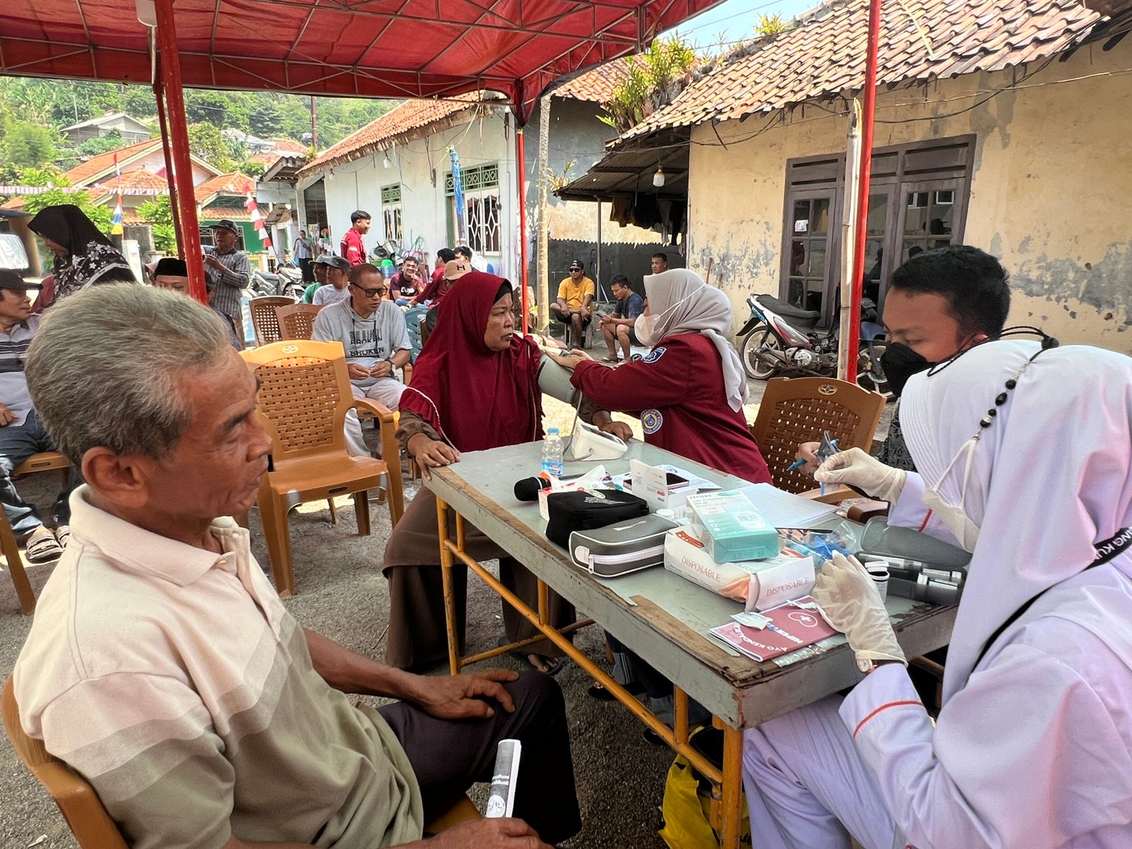Penyuluhan Kesehatan dan Cek Gula Darah