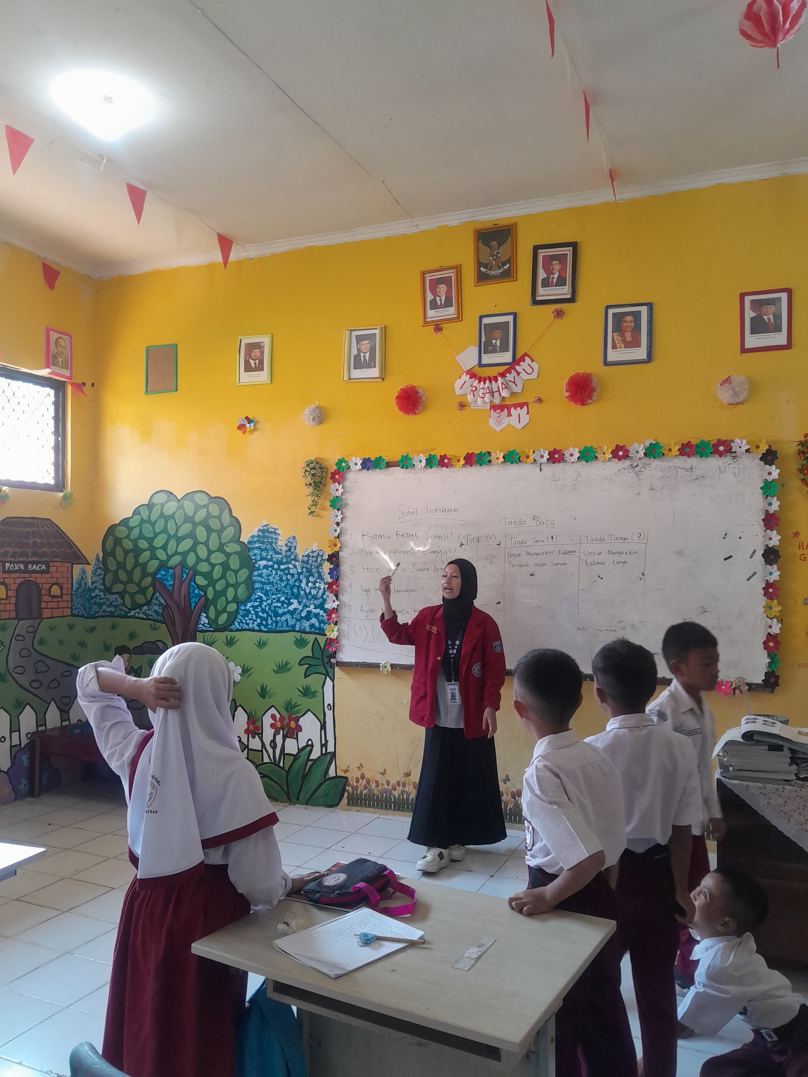 Mengajar Bahasa Indonesia